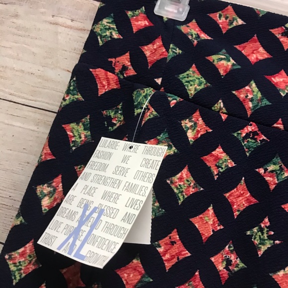 Lularoe Cassie Skirt Size XL NWT - Picture 3 of 5